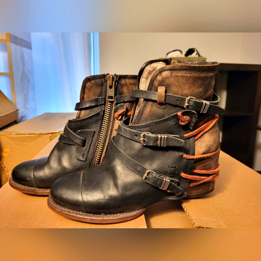 Freebird Crue ankle boots